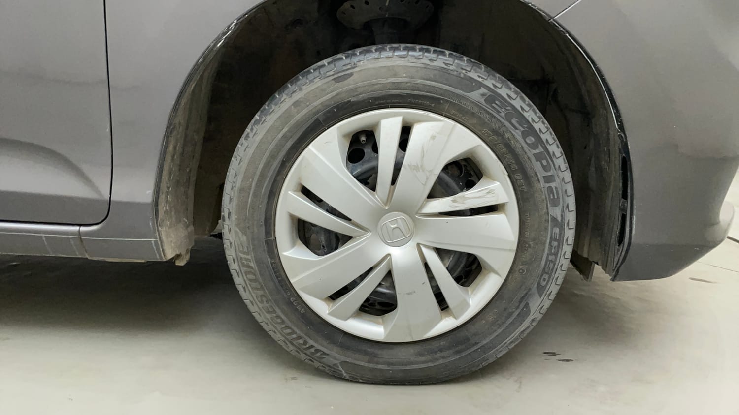 Used 2019 Honda Amaze 1.2 S MT Petrol Petrol Manual tyres RIGHT FRONT TYRE RIM VIEW