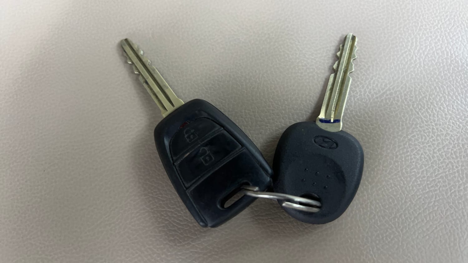 Used 2017 Hyundai Grand i10 Sportz (O) 1.2 Kappa VTVT Petrol Manual extra CAR KEY VIEW