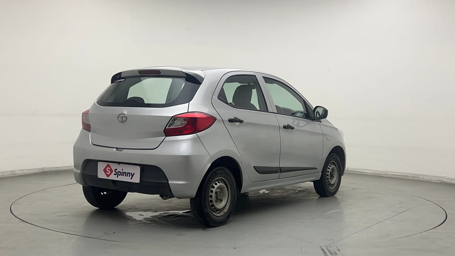 Used 2019 Tata Tiago Revotron XE Petrol Manual exterior RIGHT REAR CORNER VIEW