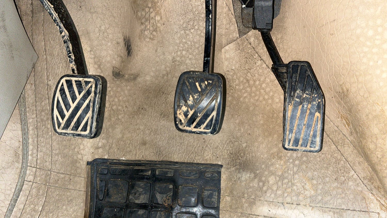 Used 2019 Maruti Suzuki Ertiga VDI SHVS Diesel Manual interior PEDALS VIEW