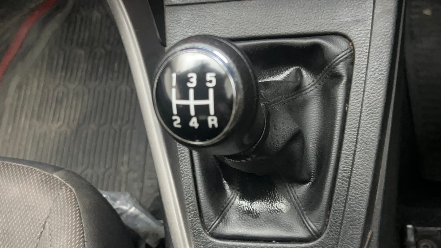Used 2022 Maruti Suzuki Brezza Zxi Plus Dual Tone Petrol Manual interior GEAR  KNOB VIEW