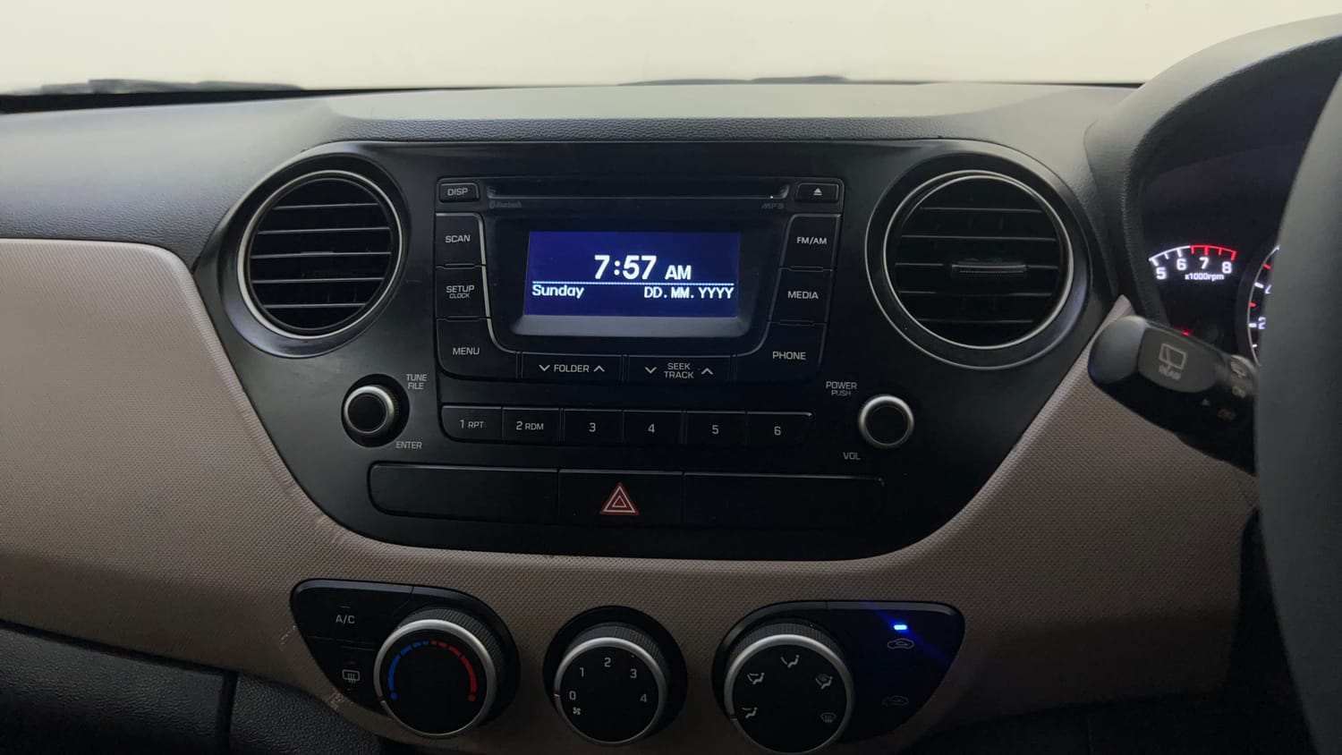 Used 2014 Hyundai Grand i10 Asta 1.2 Kappa VTVT Petrol Manual top_features Integrated (in-dash) music system