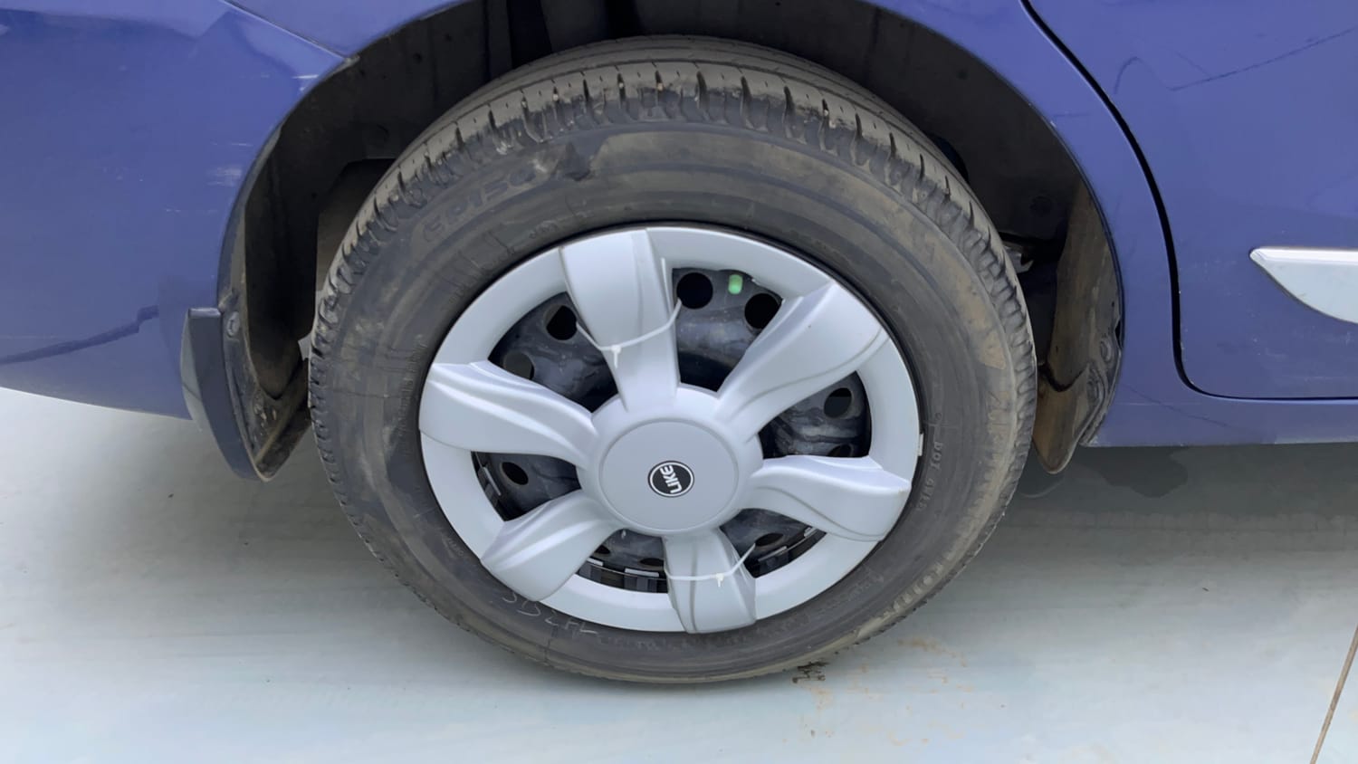 Used 2019 Maruti Suzuki Ertiga VDI SHVS Diesel Manual tyres RIGHT REAR TYRE RIM VIEW