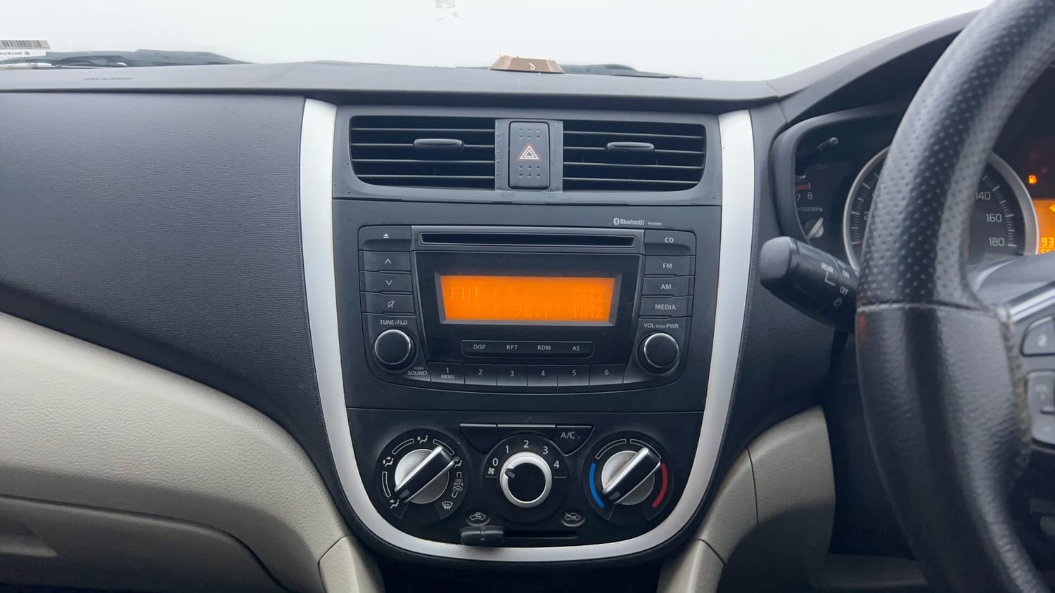 Used 2017 Maruti Suzuki Celerio ZXi Opt Petrol Manual interior MUSIC SYSTEM & AC CONTROL VIEW