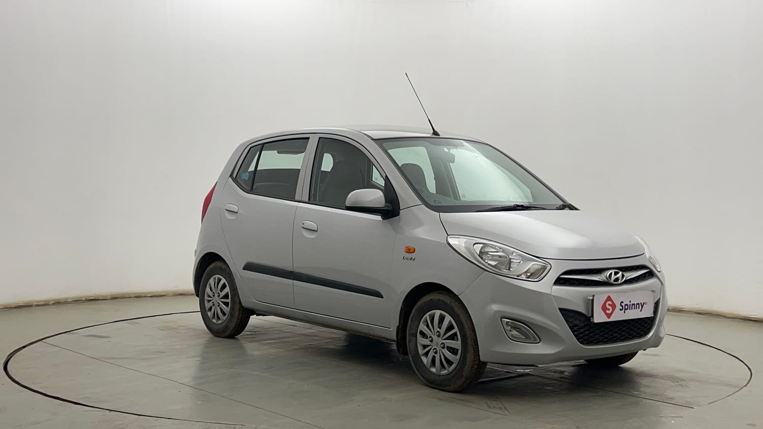 Used 2016 Hyundai i10 Sportz 1.1 iRDE2 Petrol Manual exterior RIGHT FRONT CORNER VIEW
