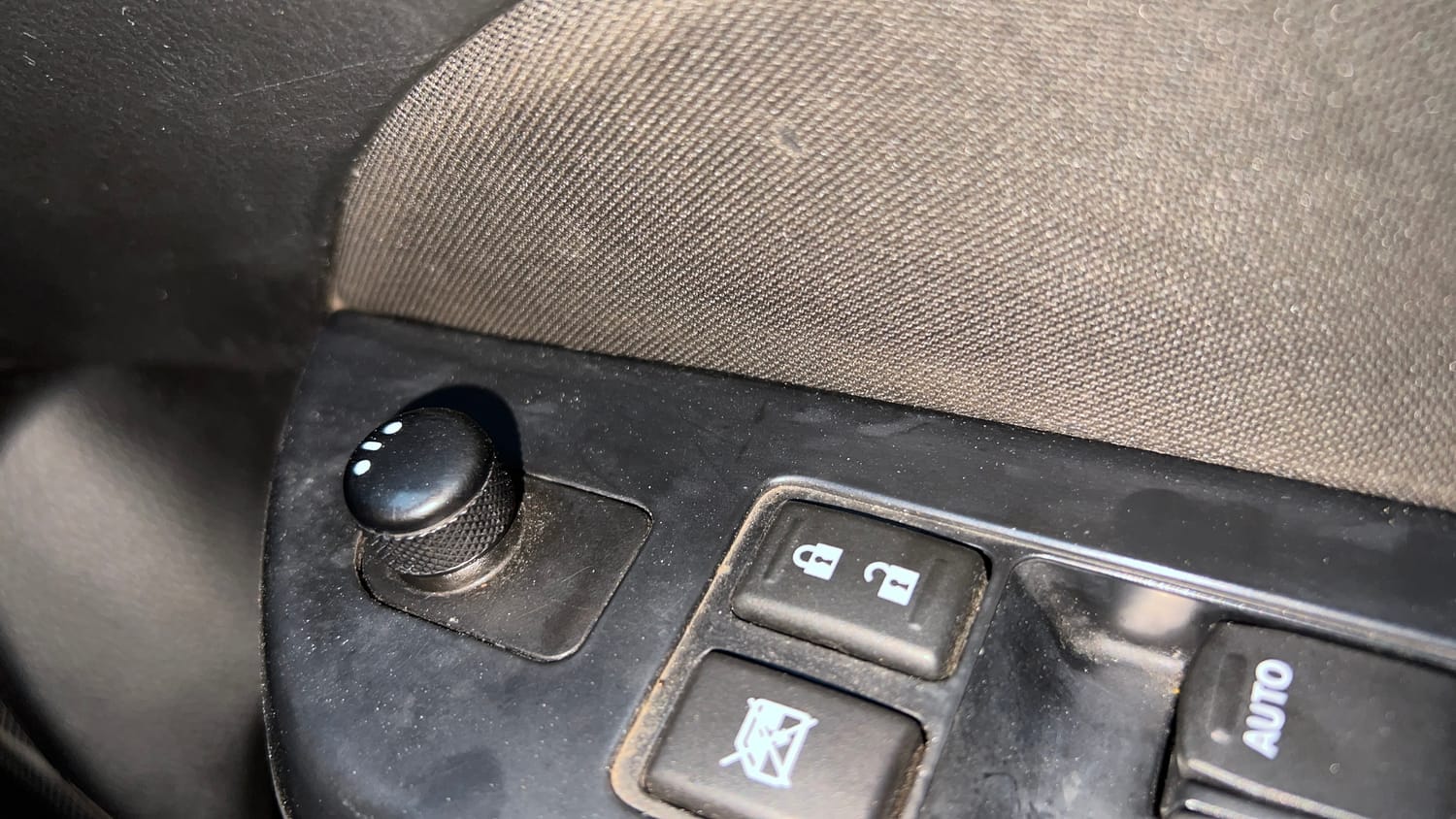 Used 2014 Maruti Suzuki Swift VDi Diesel Manual top_features Adjustable ORVM