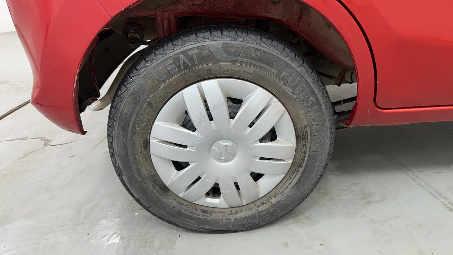 Used 2019 Maruti Suzuki Alto 800 VXi Petrol Manual tyres RIGHT REAR TYRE RIM VIEW