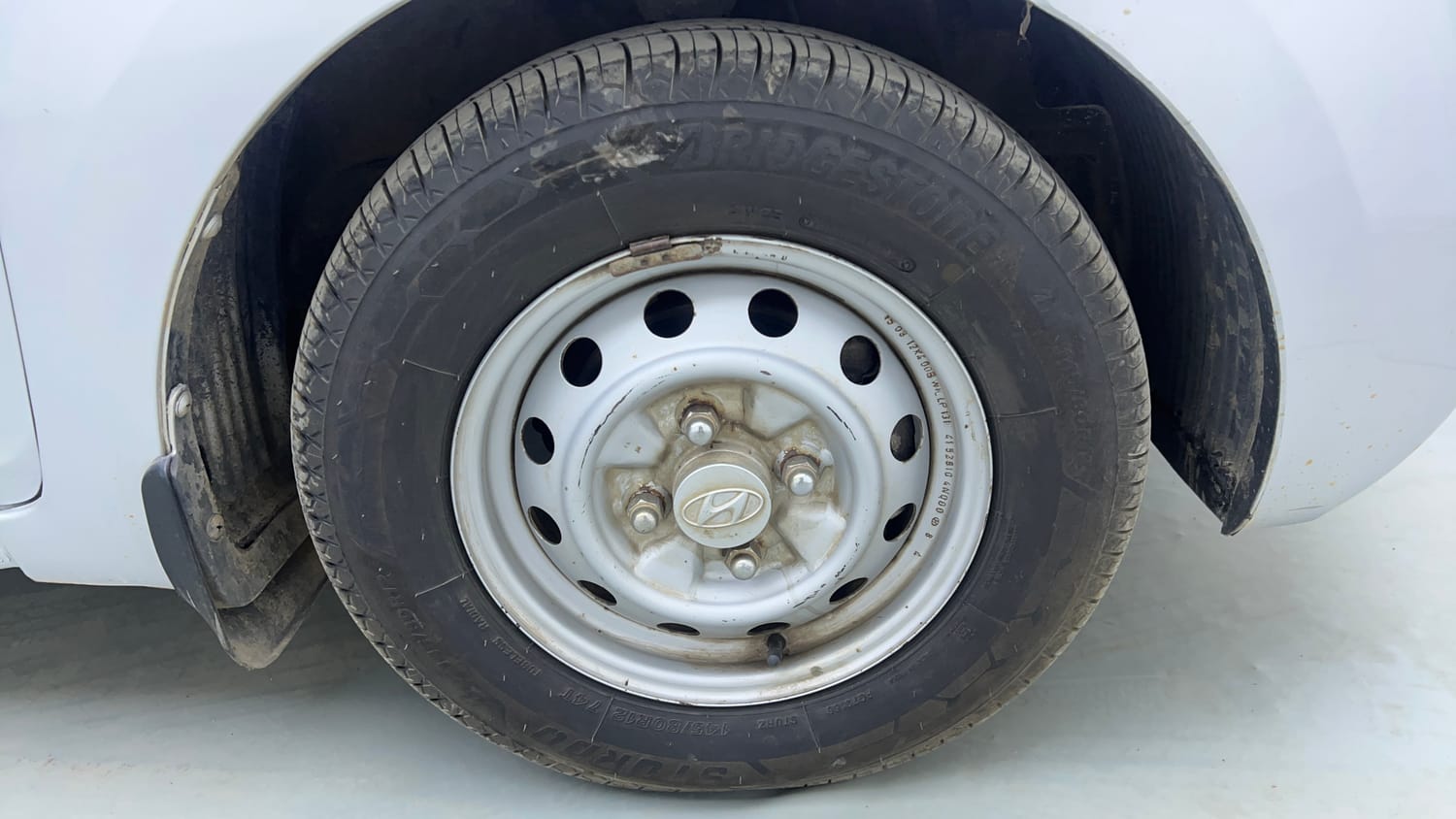 Used 2015 Hyundai Eon D-Lite + Petrol Manual tyres RIGHT FRONT TYRE RIM VIEW