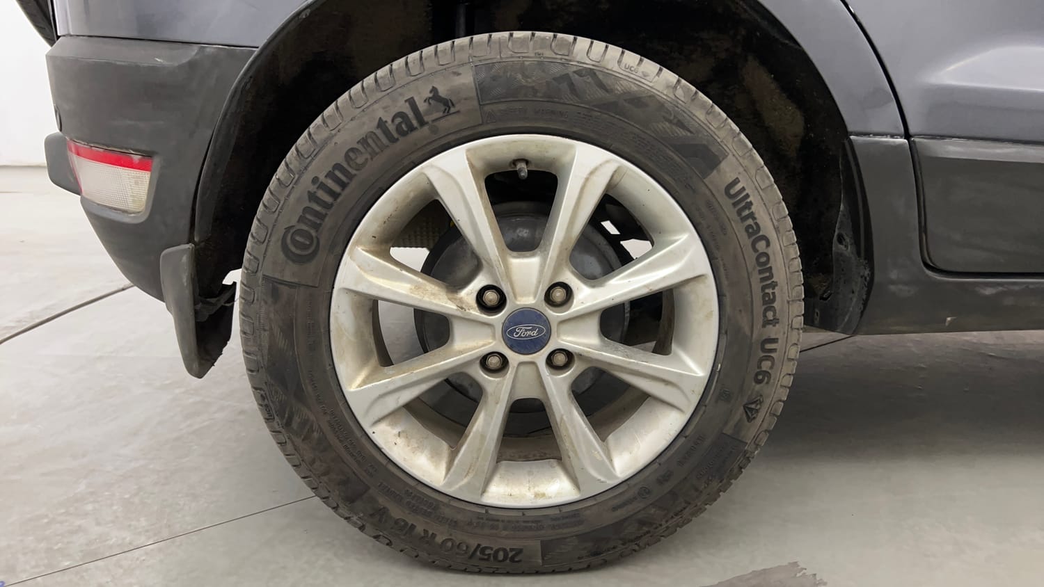 Used 2018 Ford EcoSport Titanium 1.5L TDCi Diesel Manual tyres RIGHT REAR TYRE RIM VIEW