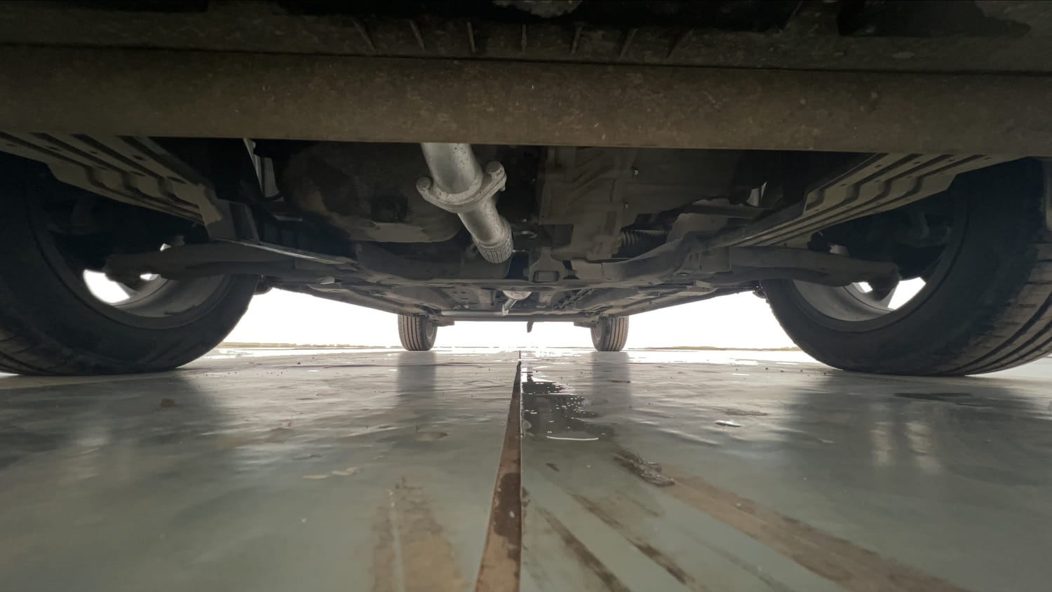 Used 2022 Tata Punch Accomplished Dazzle Pack MT Petrol Manual extra FRONT LEFT UNDERBODY VIEW