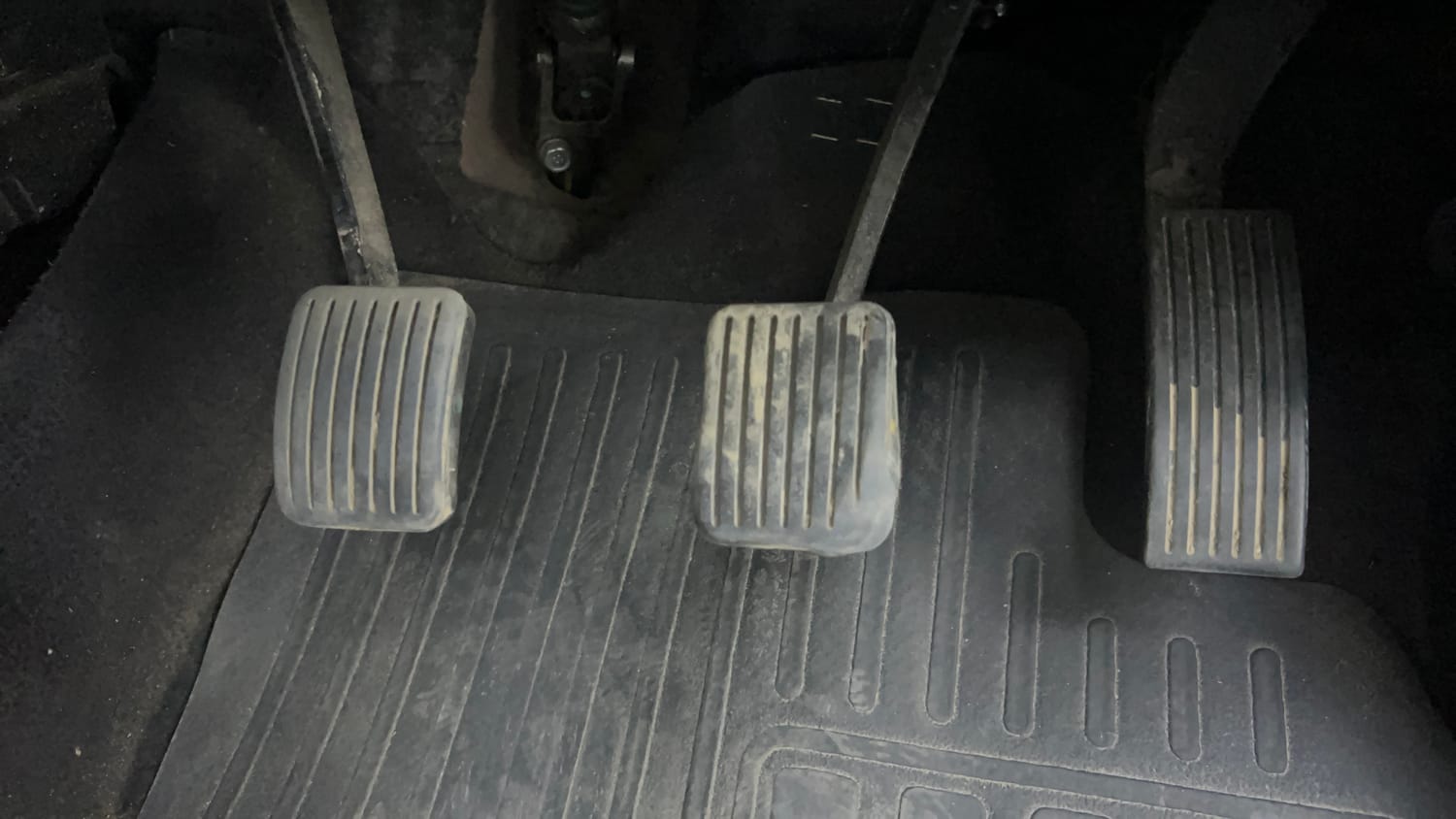 Used 2017 Hyundai Grand i10 Sportz (O) 1.2 Kappa VTVT Petrol Manual interior PEDALS VIEW
