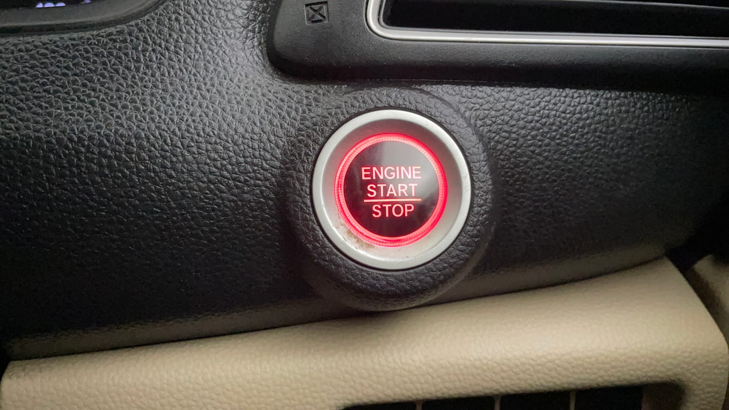 Used 2020 Honda Amaze 1.2 VX CVT Petrol Petrol Automatic top_features Keyless start