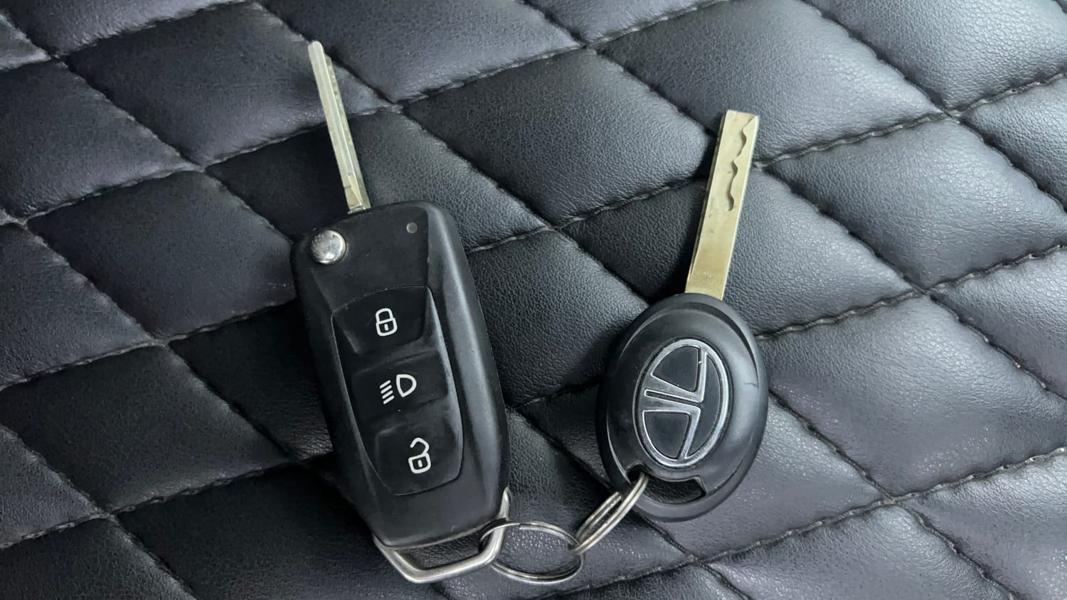 Used 2024 Tata Tiago XZ Plus Petrol Manual extra CAR KEY VIEW