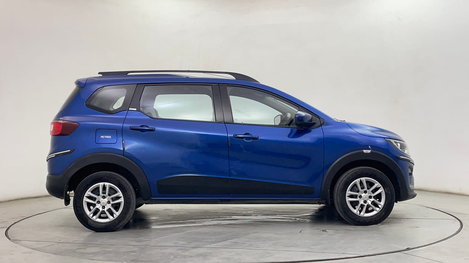Used 2020 Renault Triber RXT Petrol Manual exterior RIGHT SIDE VIEW
