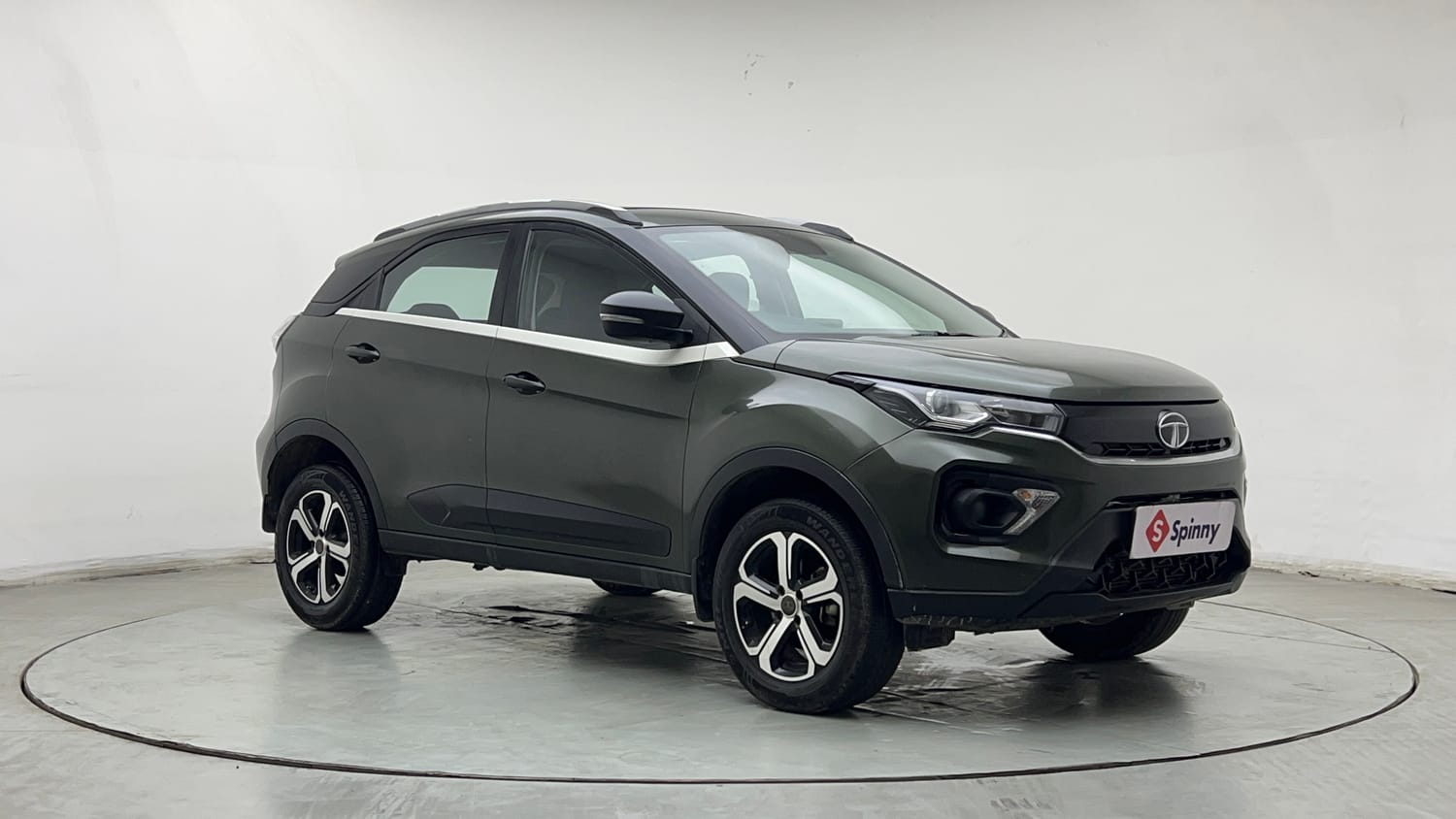 Used 2023 Tata Nexon XM Plus (S) Petrol Manual exterior RIGHT FRONT CORNER VIEW