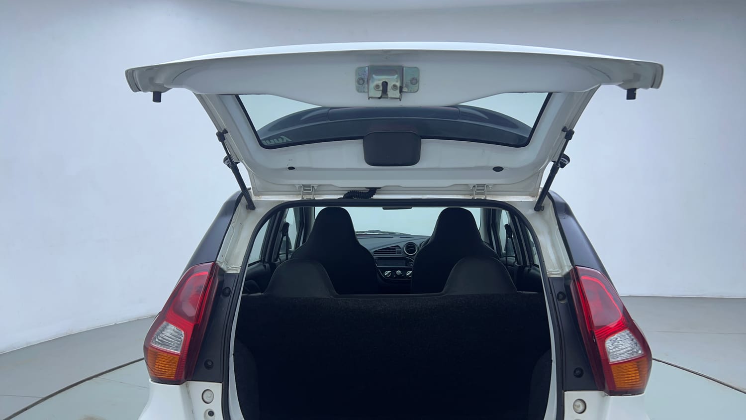 Used 2018 Datsun Redi-GO T (O) Petrol Manual interior DICKY DOOR OPEN VIEW