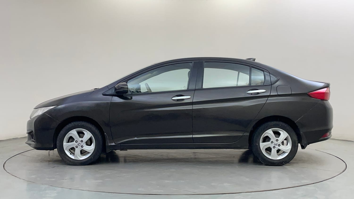 Used 2015 Honda City V Petrol Manual exterior LEFT SIDE VIEW
