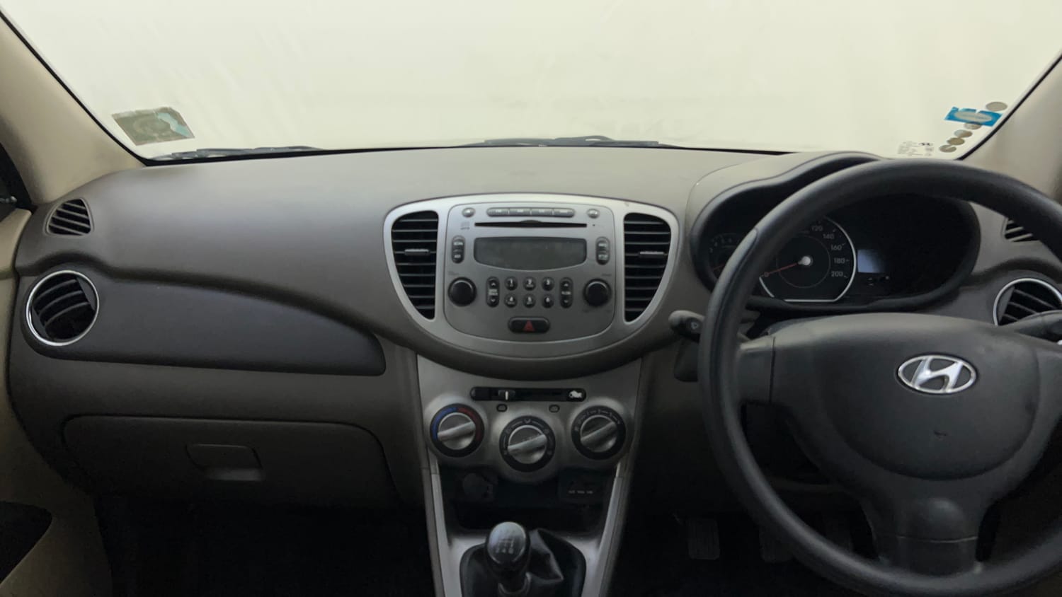 Used 2014 Hyundai i10 Sportz 1.1 iRDE2 Petrol Manual interior MUSIC SYSTEM & AC CONTROL VIEW