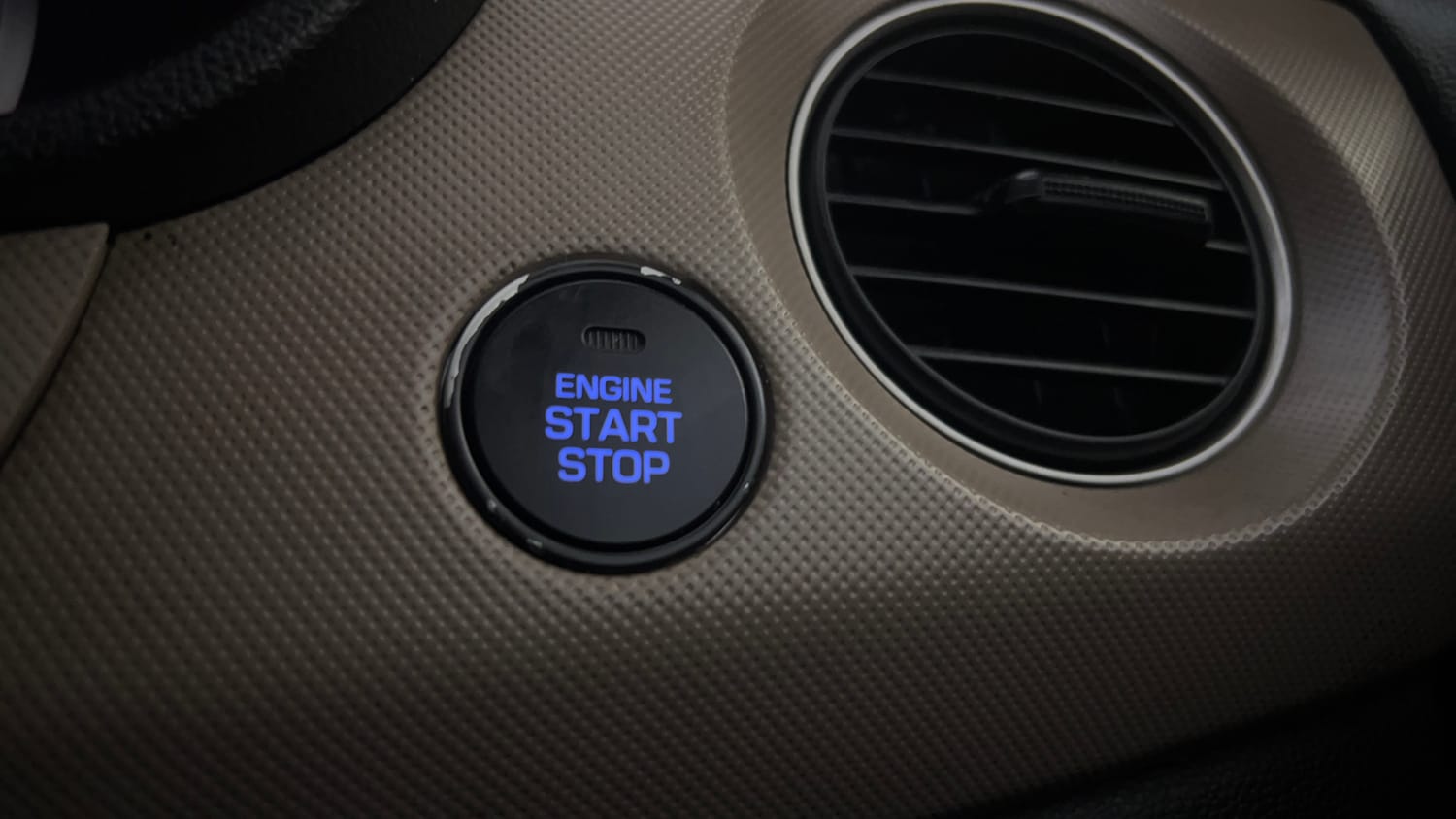 Used 2014 Hyundai Grand i10 Asta 1.2 Kappa VTVT Petrol Manual top_features Keyless start