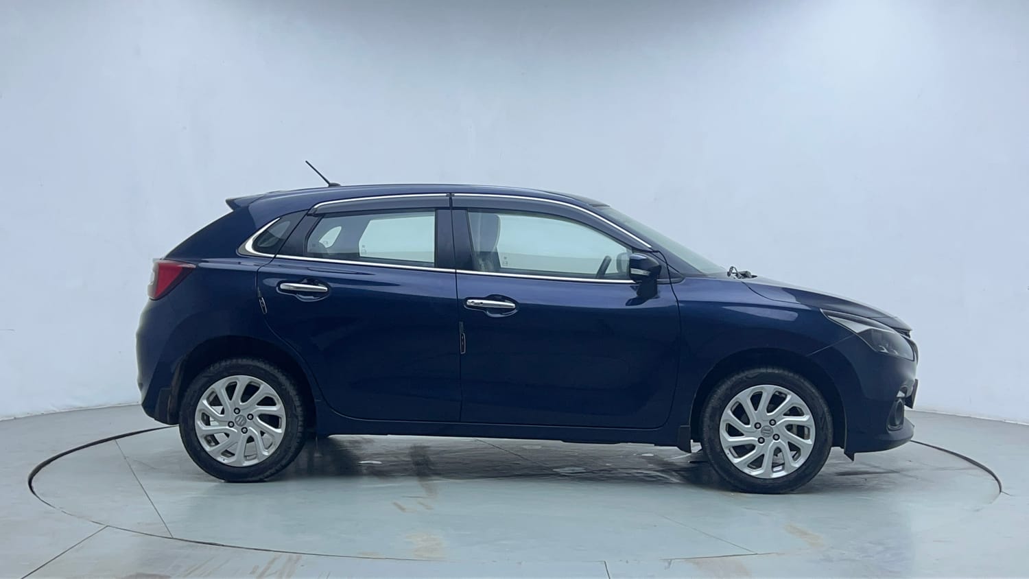 Used 2024 Maruti Suzuki Baleno Zeta AGS Petrol Automatic exterior RIGHT SIDE VIEW