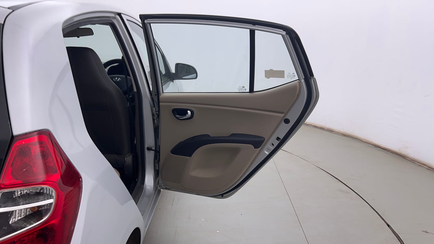 Used 2016 Hyundai i10 Sportz 1.1 iRDE2 Petrol Manual interior RIGHT REAR DOOR OPEN VIEW