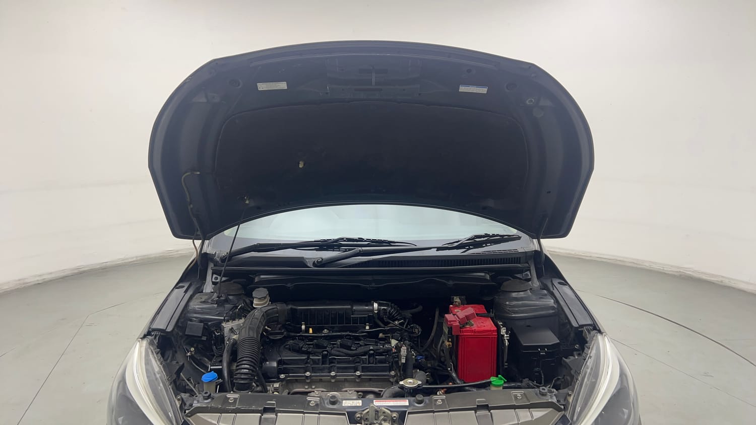 Used 2019 Maruti Suzuki Ciaz Alpha Hybrid 1.5 AT Petrol Automatic engine ENGINE & BONNET OPEN FRONT VIEW