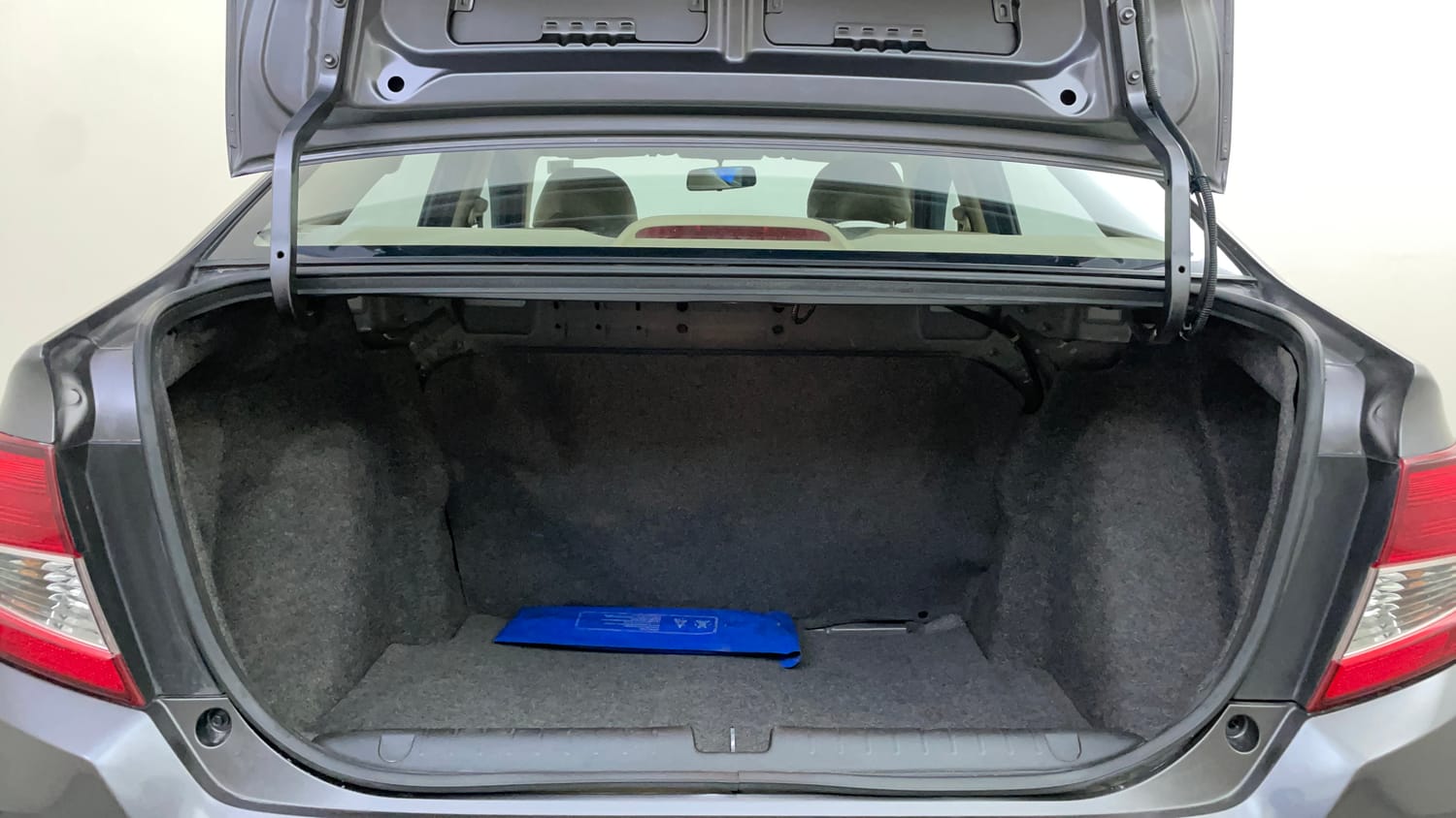 Used 2019 Honda Amaze 1.2 S MT Petrol Petrol Manual interior DICKY INSIDE VIEW