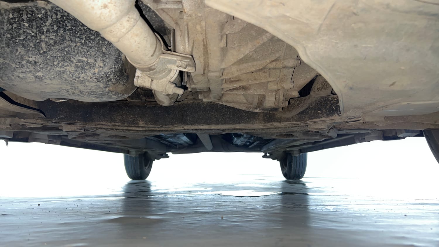 Used 2014 Maruti Suzuki Swift VDi Diesel Manual extra FRONT LEFT UNDERBODY VIEW