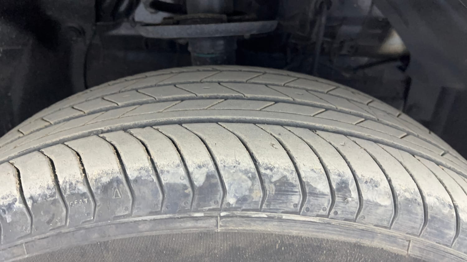 Used 2025 Maruti Suzuki Victoris ZXI+ THS 2W Hybrid Automatic tyres RIGHT FRONT TYRE TREAD VIEW