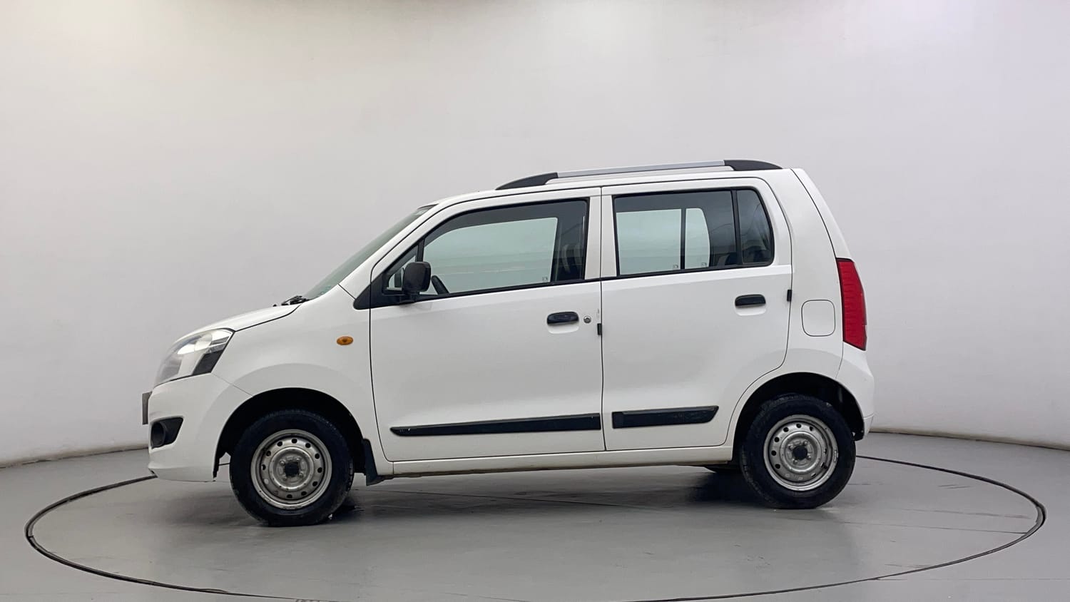 Used 2017 Maruti Suzuki Wagon R LXI Petrol Manual exterior LEFT SIDE VIEW