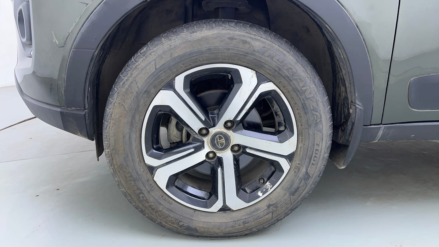 Used 2022 Tata Nexon XZA Plus Petrol Automatic tyres LEFT FRONT TYRE RIM VIEW