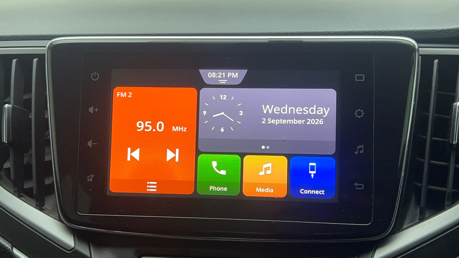 Used 2021 Maruti Suzuki Baleno Alpha Petrol Manual top_features Touch screen infotainment system