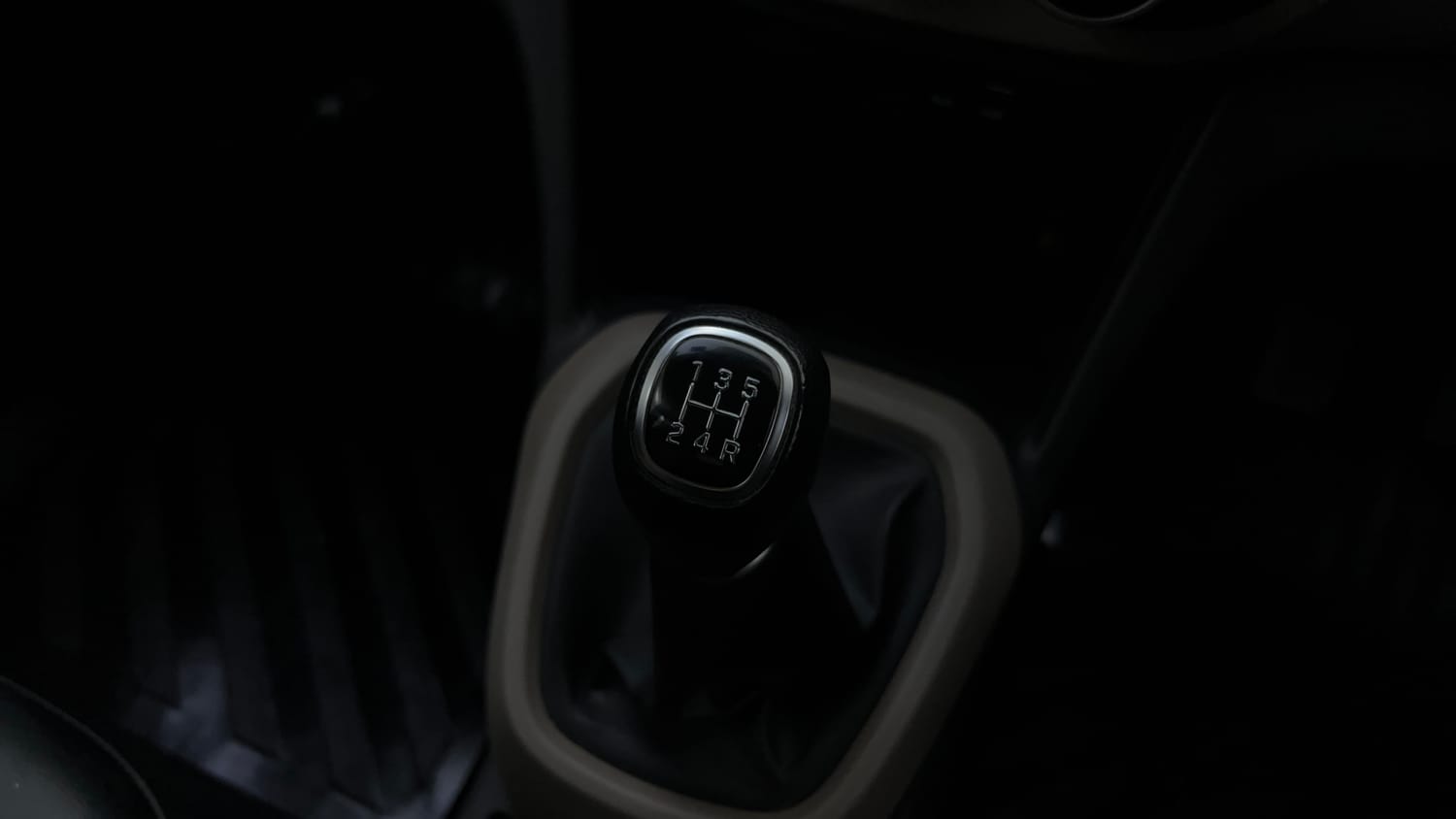 Used 2020 Hyundai Grand i10 Sportz 1.2 Kappa VTVT Petrol Manual interior GEAR  KNOB VIEW