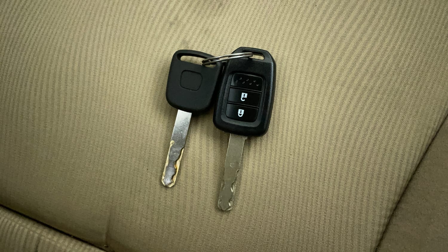 Used 2015 Honda City V Petrol Manual extra CAR KEY VIEW