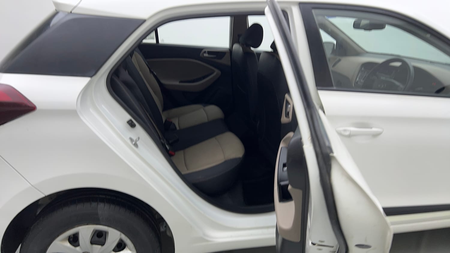 Used 2015 Hyundai Elite i20 Sportz 1.2 Petrol Manual interior RIGHT SIDE REAR DOOR CABIN VIEW