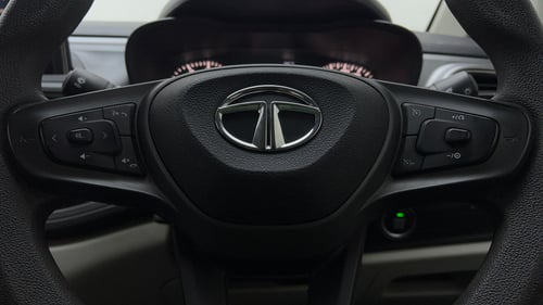 Used 2022 Tata Altroz XT Petrol Petrol Manual top_features Cruise control
