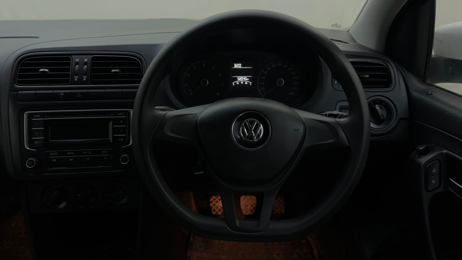 Used 2015 Volkswagen Polo Comfortline 1.2L (P) Petrol Manual interior STEERING VIEW