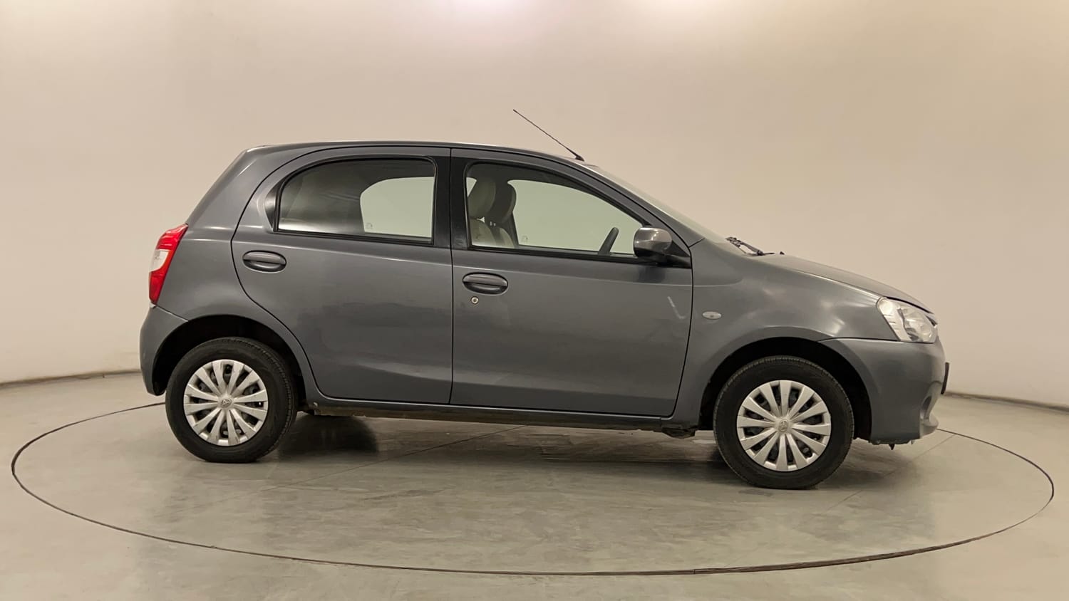 Used 2013 Toyota Etios Liva G Petrol Manual exterior RIGHT SIDE VIEW