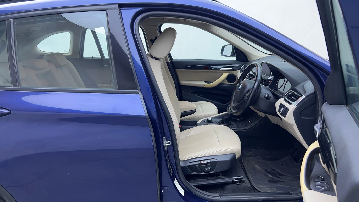 Used 2018 BMW X1 sDrive20d Expedition Diesel Automatic interior RIGHT SIDE FRONT DOOR CABIN VIEW