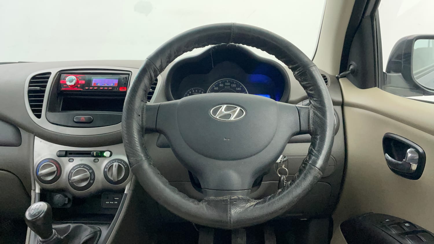 Used 2016 Hyundai i10 Sportz 1.1 iRDE2 Petrol Manual interior STEERING VIEW