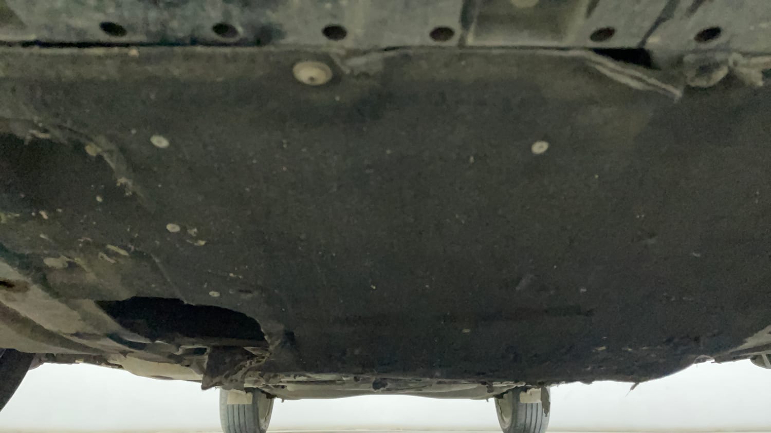 Used 2023 Maruti Suzuki Baleno Zeta MT CNG Cng Manual extra FRONT LEFT UNDERBODY VIEW
