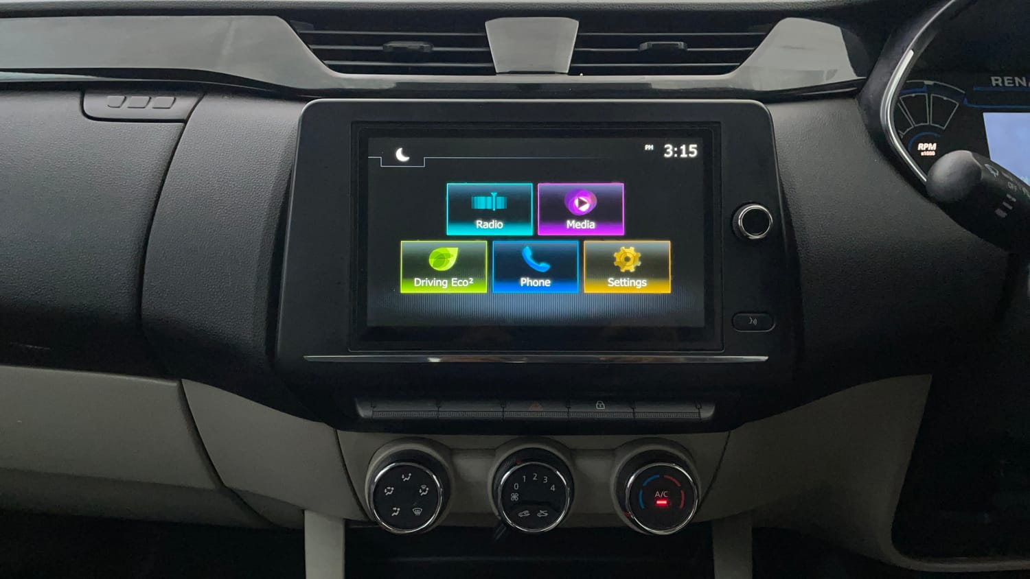 Used 2020 Renault Triber RXT Petrol Manual interior MUSIC SYSTEM & AC CONTROL VIEW
