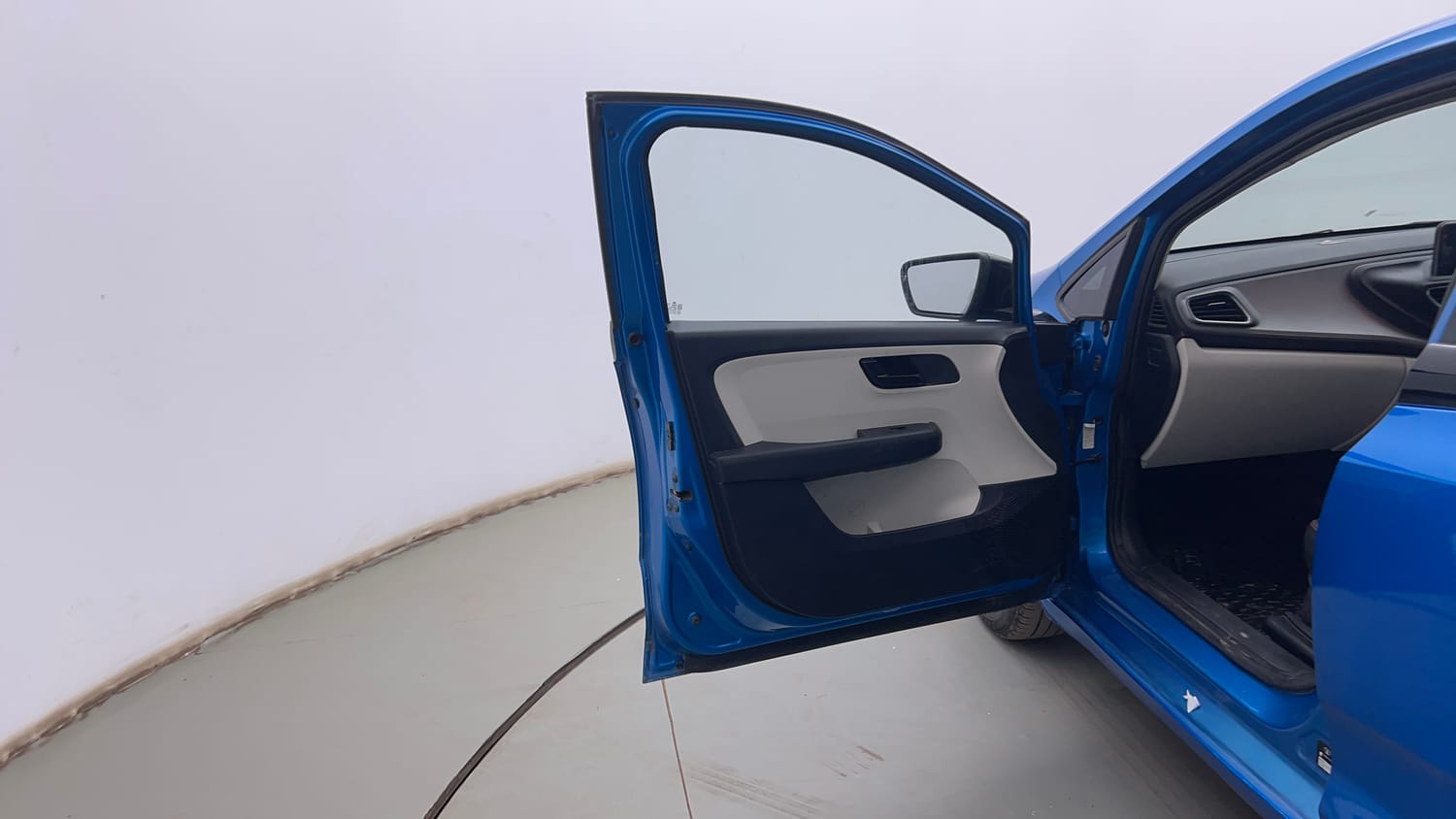 Used 2021 Tata Altroz XM Plus Petrol Petrol Manual interior LEFT FRONT DOOR OPEN VIEW