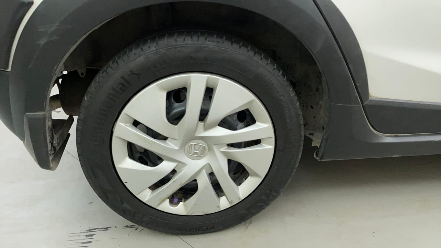 Used 2017 Honda WR-V S MT Petrol Petrol Manual tyres RIGHT REAR TYRE RIM VIEW