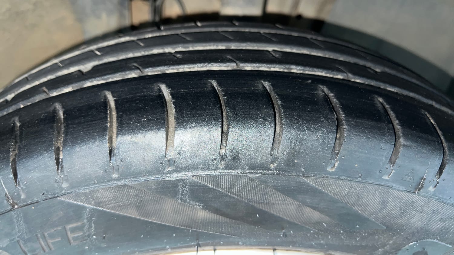 Used 2020 Renault Triber RXT Petrol Manual tyres RIGHT FRONT TYRE TREAD VIEW