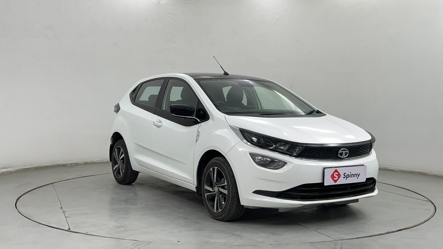 Used 2024 Tata Altroz XZA Plus Petrol Petrol Automatic exterior RIGHT FRONT CORNER VIEW