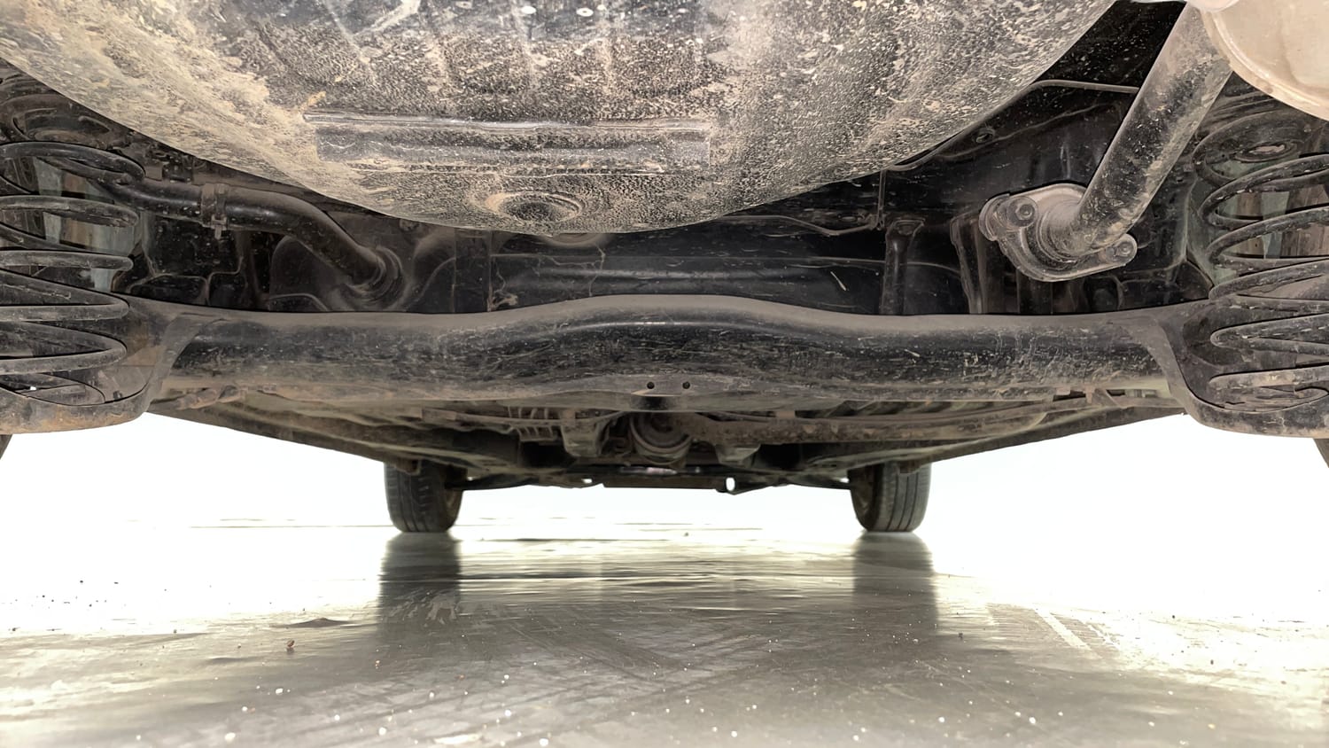 Used 2014 Honda Amaze 1.2 EX i-VTEC Petrol Manual extra REAR UNDERBODY VIEW (TAKEN FROM REAR)