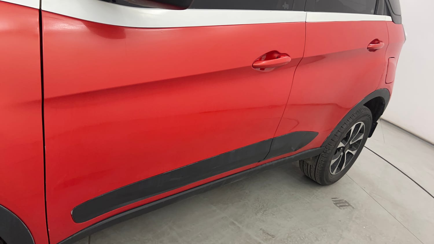 Used 2020 Tata Nexon XZA Plus (O) Dual Tone Petrol Automatic dents MINOR SCRATCH
