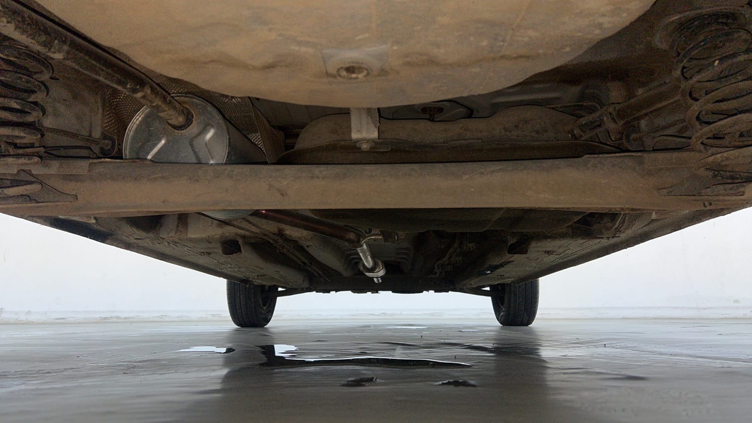 Used 2021 Renault Kwid RXT 1.0 Opt Petrol Manual extra REAR UNDERBODY VIEW (TAKEN FROM REAR)