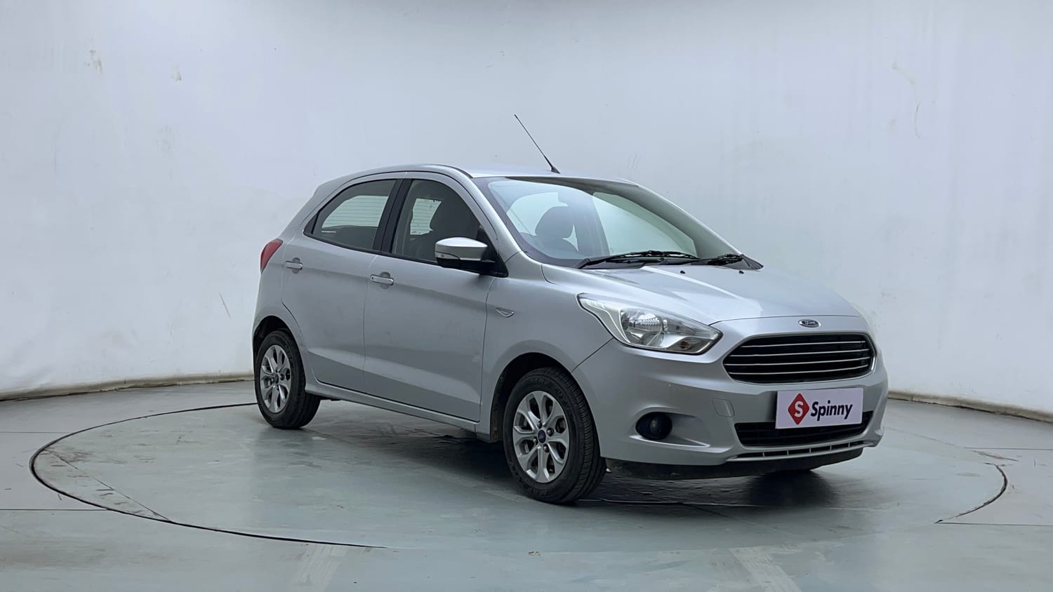 Used 2016 Ford Figo Titanium 1.2 Ti-VCT Petrol Manual exterior RIGHT FRONT CORNER VIEW